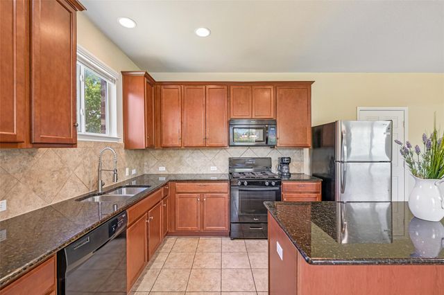 140 Lynn Crest BND, Buda, TX 78610