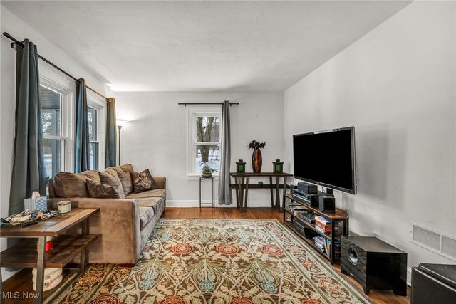 8539 Broadview Road, Broadview Heights, OH 44147