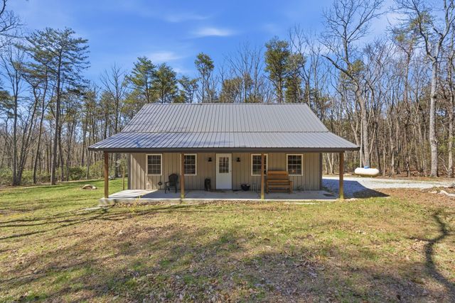 1978 Highland Bluff Trl, Pelham, TN 37366