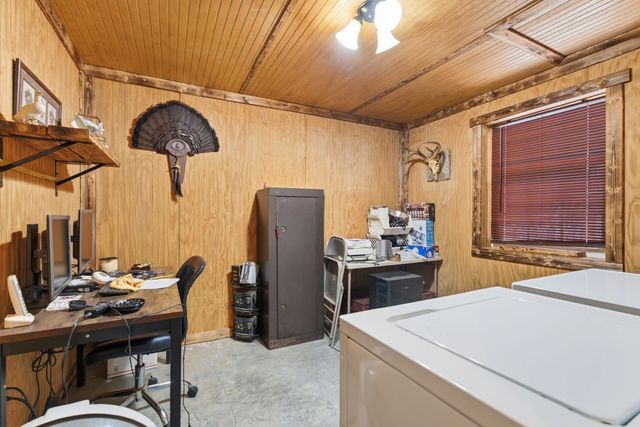 1978 Highland Bluff Trl, Pelham, TN 37366