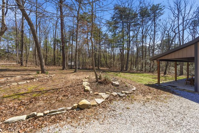 1978 Highland Bluff Trl, Pelham, TN 37366