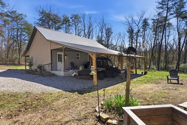 1978 Highland Bluff Trl, Pelham, TN 37366