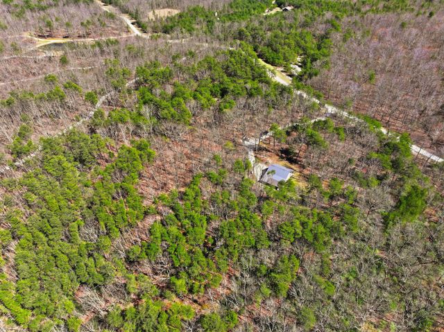 1978 Highland Bluff Trl, Pelham, TN 37366