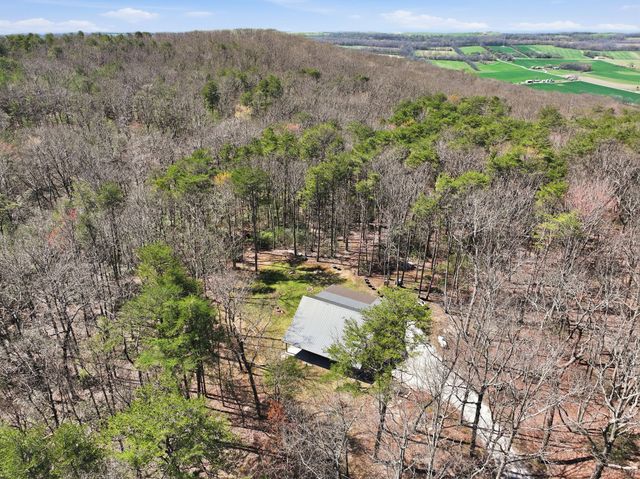 1978 Highland Bluff Trl, Pelham, TN 37366