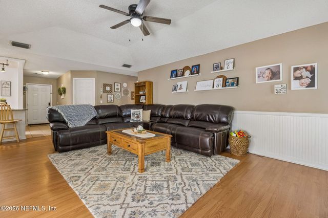 1033 WHIRLAWAY Circle N, Jacksonville, FL 32218