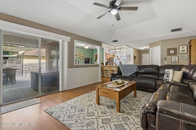 1033 WHIRLAWAY Circle N, Jacksonville, FL 32218