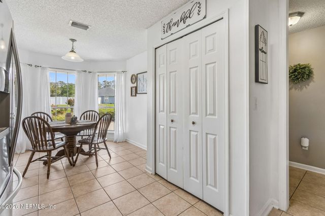 1033 WHIRLAWAY Circle N, Jacksonville, FL 32218