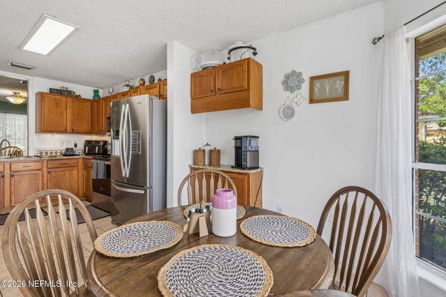 1033 WHIRLAWAY Circle N, Jacksonville, FL 32218