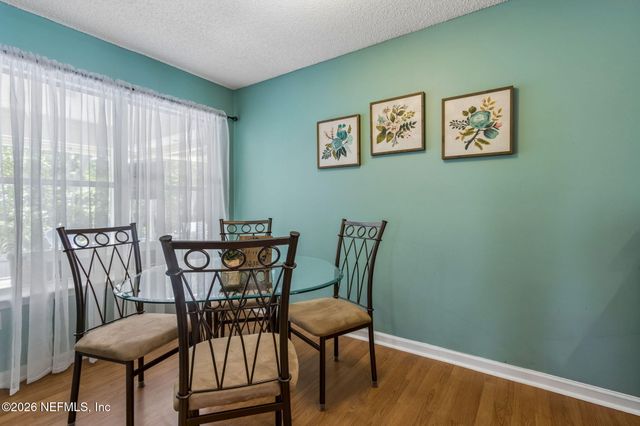 1033 WHIRLAWAY Circle N, Jacksonville, FL 32218