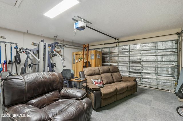 1033 WHIRLAWAY Circle N, Jacksonville, FL 32218