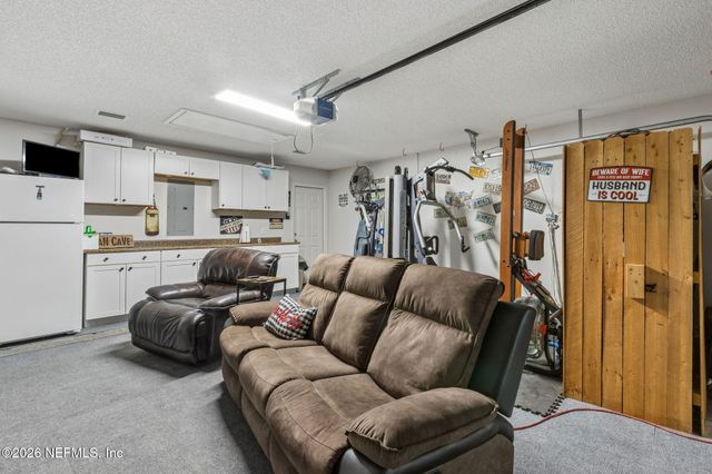 1033 WHIRLAWAY Circle N, Jacksonville, FL 32218