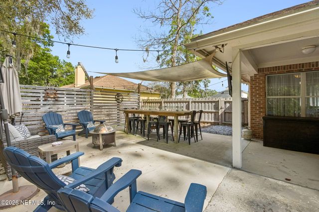 1033 WHIRLAWAY Circle N, Jacksonville, FL 32218