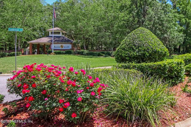 1033 WHIRLAWAY Circle N, Jacksonville, FL 32218