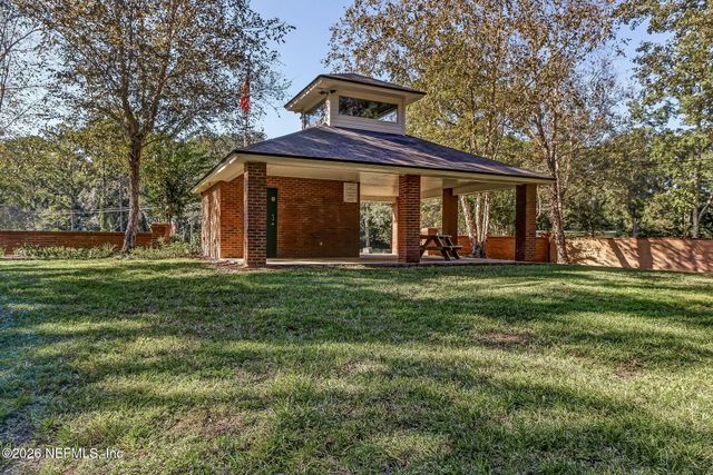 1033 WHIRLAWAY Circle N, Jacksonville, FL 32218