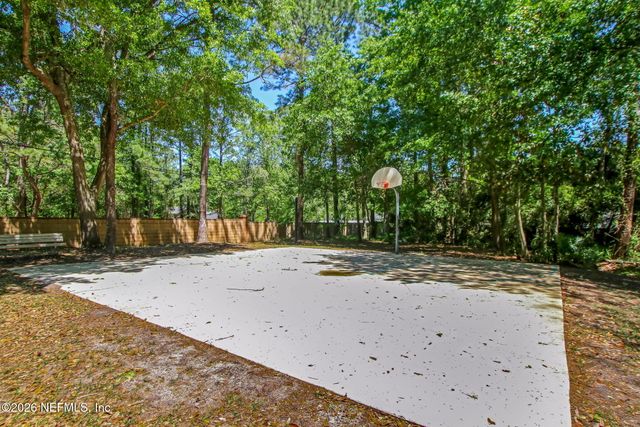 1033 WHIRLAWAY Circle N, Jacksonville, FL 32218