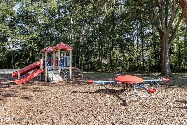 1033 WHIRLAWAY Circle N, Jacksonville, FL 32218