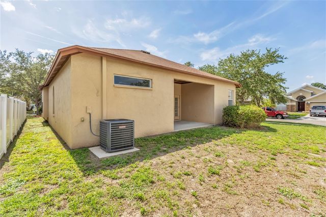 1225 BARCLAY WOOD DRIVE, Ruskin, FL 33570