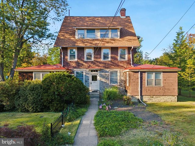 29 W STRATFORD AVE, Lansdowne, PA 19050