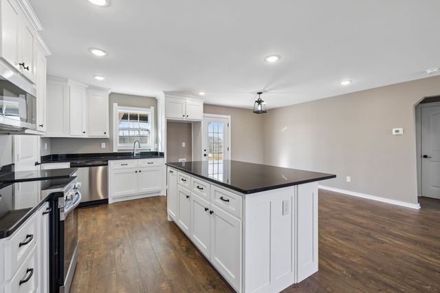 184 Ashmore Rd, Summertown, TN 38483