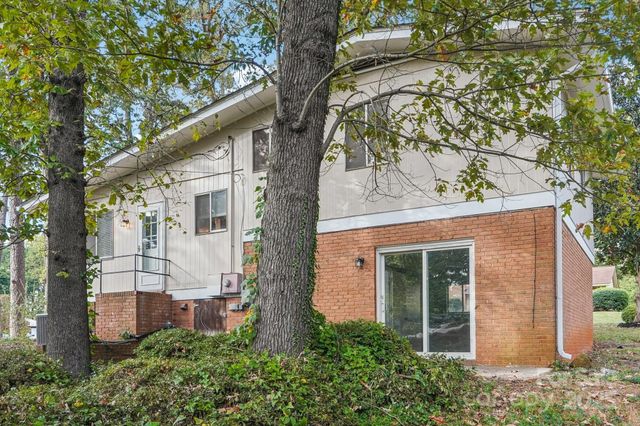 1608 Carfax Drive, Charlotte, NC 28216