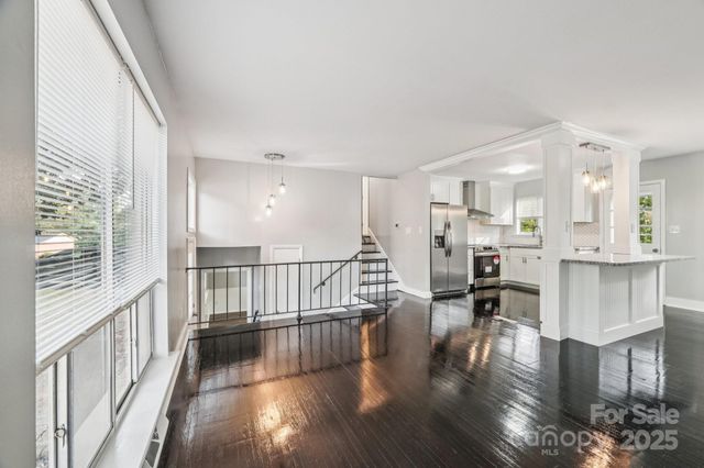 1608 Carfax Drive, Charlotte, NC 28216