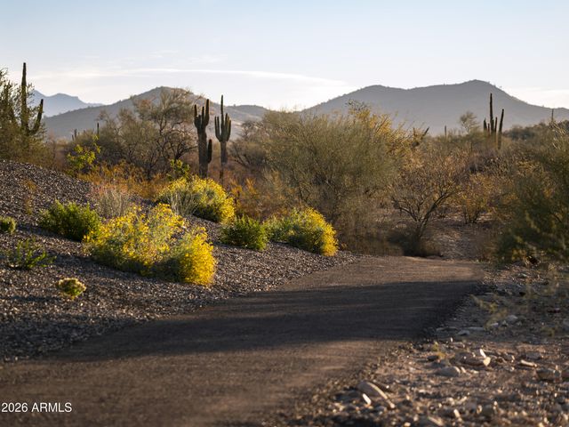2121 W SONORAN DESERT Drive 99, Phoenix, AZ 85085