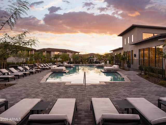 2121 W SONORAN DESERT Drive 99, Phoenix, AZ 85085