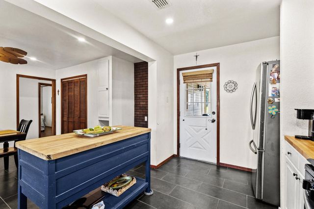 422 W Acheson, Denison, TX 75020