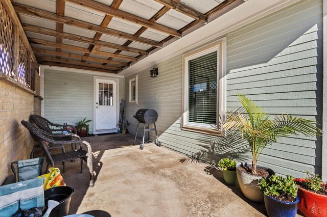 422 W Acheson, Denison, TX 75020