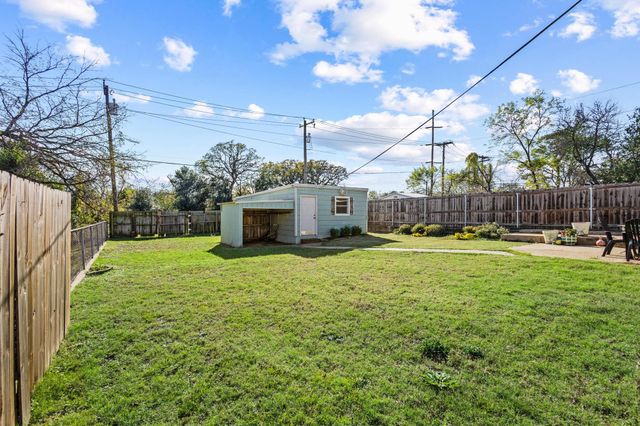 422 W Acheson, Denison, TX 75020