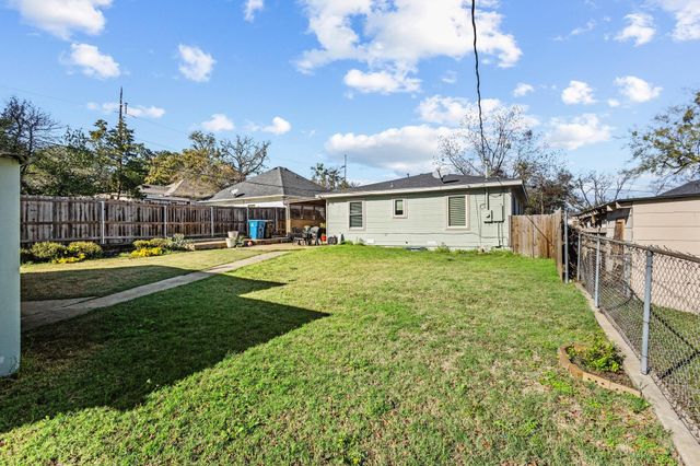 422 W Acheson, Denison, TX 75020