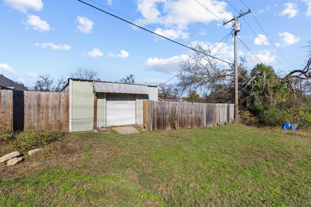 422 W Acheson, Denison, TX 75020