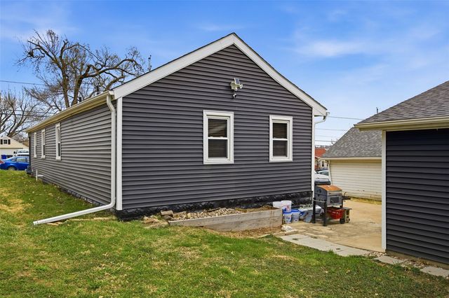 2642 Fruitland Boulevard SW, Cedar Rapids, IA 52404