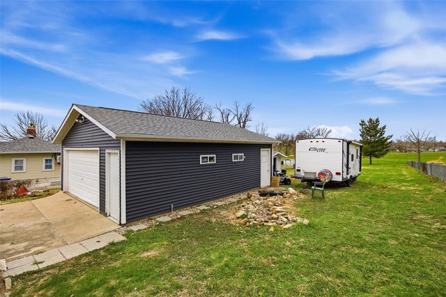 2642 Fruitland Boulevard SW, Cedar Rapids, IA 52404