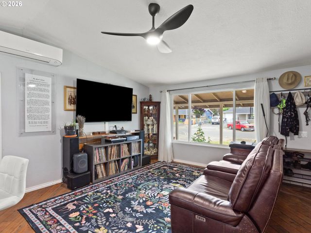 1719 Sw 1ST St, Battle Ground, WA 98604