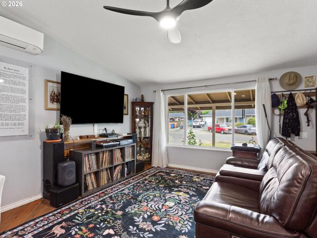 1719 Sw 1ST St, Battle Ground, WA 98604