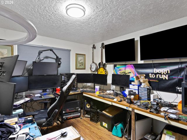1719 Sw 1ST St, Battle Ground, WA 98604
