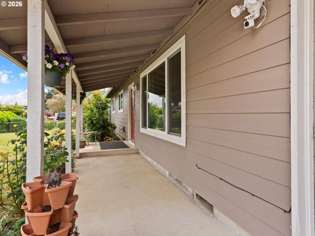 1719 Sw 1ST St, Battle Ground, WA 98604