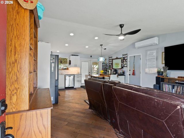 1719 Sw 1ST St, Battle Ground, WA 98604
