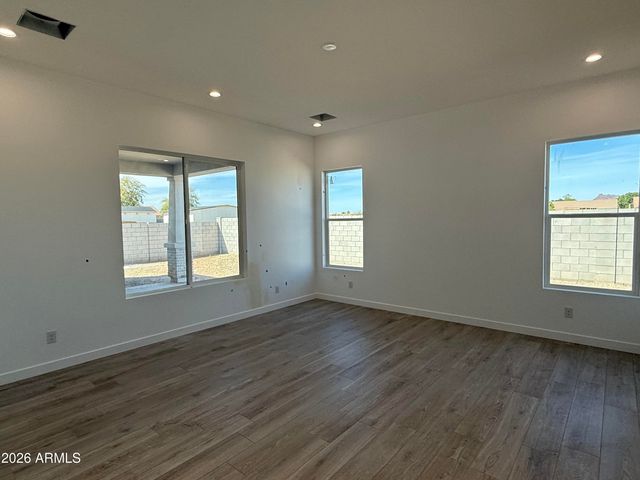 6446 E OMEGA Circle, Mesa, AZ 85215