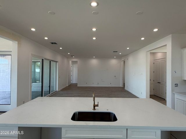 6446 E OMEGA Circle, Mesa, AZ 85215