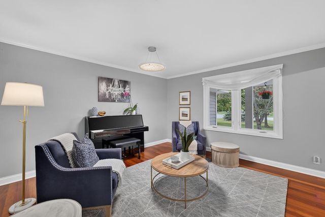 12623 N Meadow CIRCLE E, Mequon, WI 53092