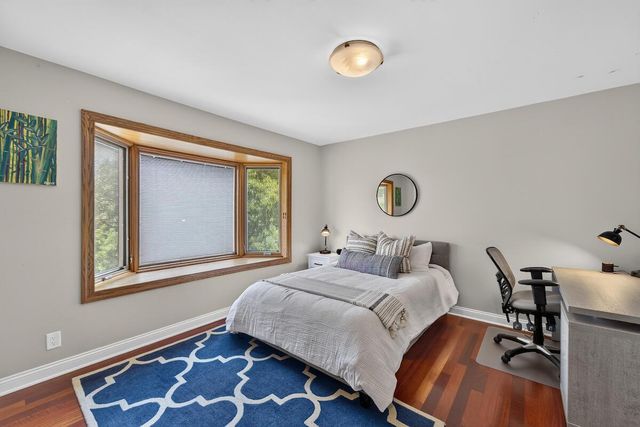12623 N Meadow CIRCLE E, Mequon, WI 53092