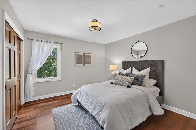 12623 N Meadow CIRCLE E, Mequon, WI 53092
