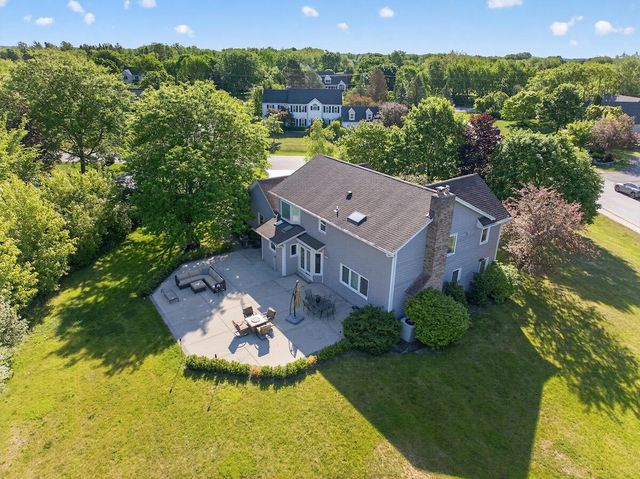 12623 N Meadow CIRCLE E, Mequon, WI 53092