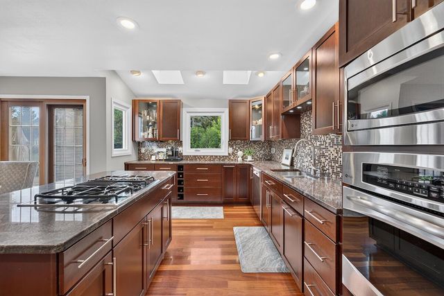 12623 N Meadow CIRCLE E, Mequon, WI 53092