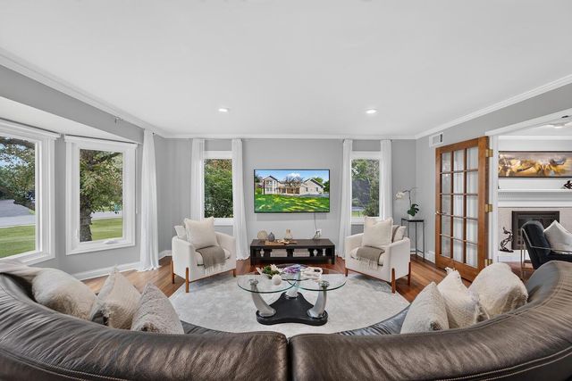 12623 N Meadow CIRCLE E, Mequon, WI 53092