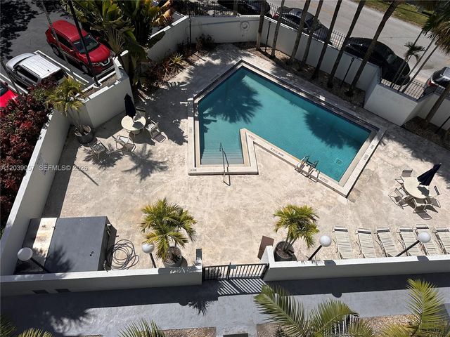 2715 Tigertail Avenue 506, Miami, FL 33133