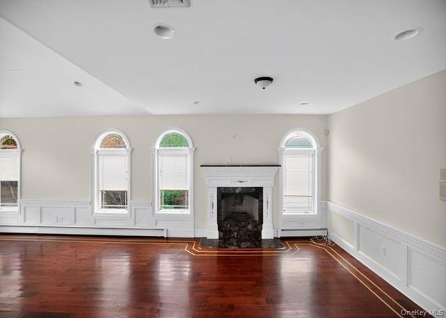 6 Robert Court, Center Moriches, NY 11934