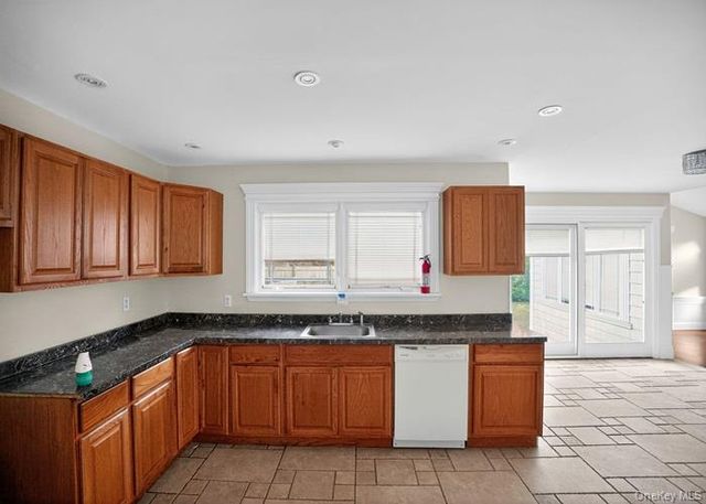 6 Robert Court, Center Moriches, NY 11934